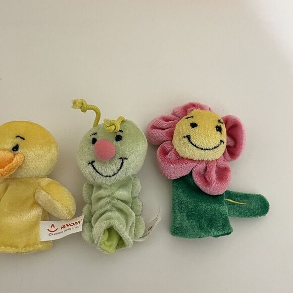 Aurora Fancy Pals Carrot Carrier Purse with 4 Finger Puppets Plush Toy - Picture 6 of 9